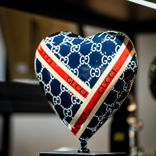 ARTNAOR - 30cm Heart GUC Tribute, Blue with Red Strips