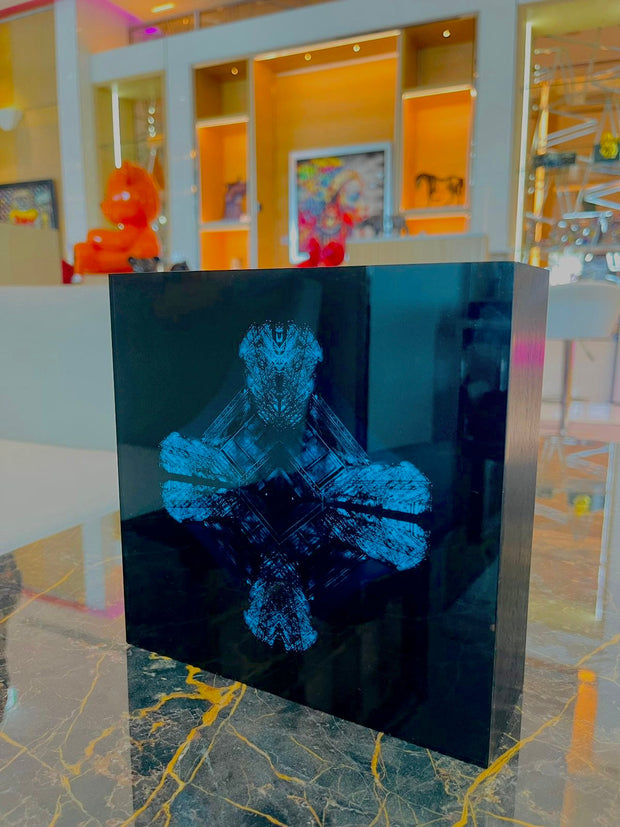 WINNIE DENKER - Diamond Eiffel Tower, Blue2 Light Box