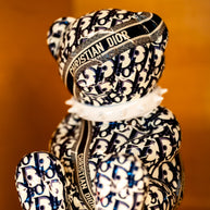 NAOR - 40cm CD Tribute, White Collar Bear