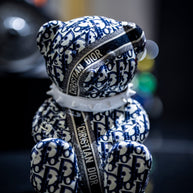 NAOR - 40cm CD Tribute, White Collar Bear