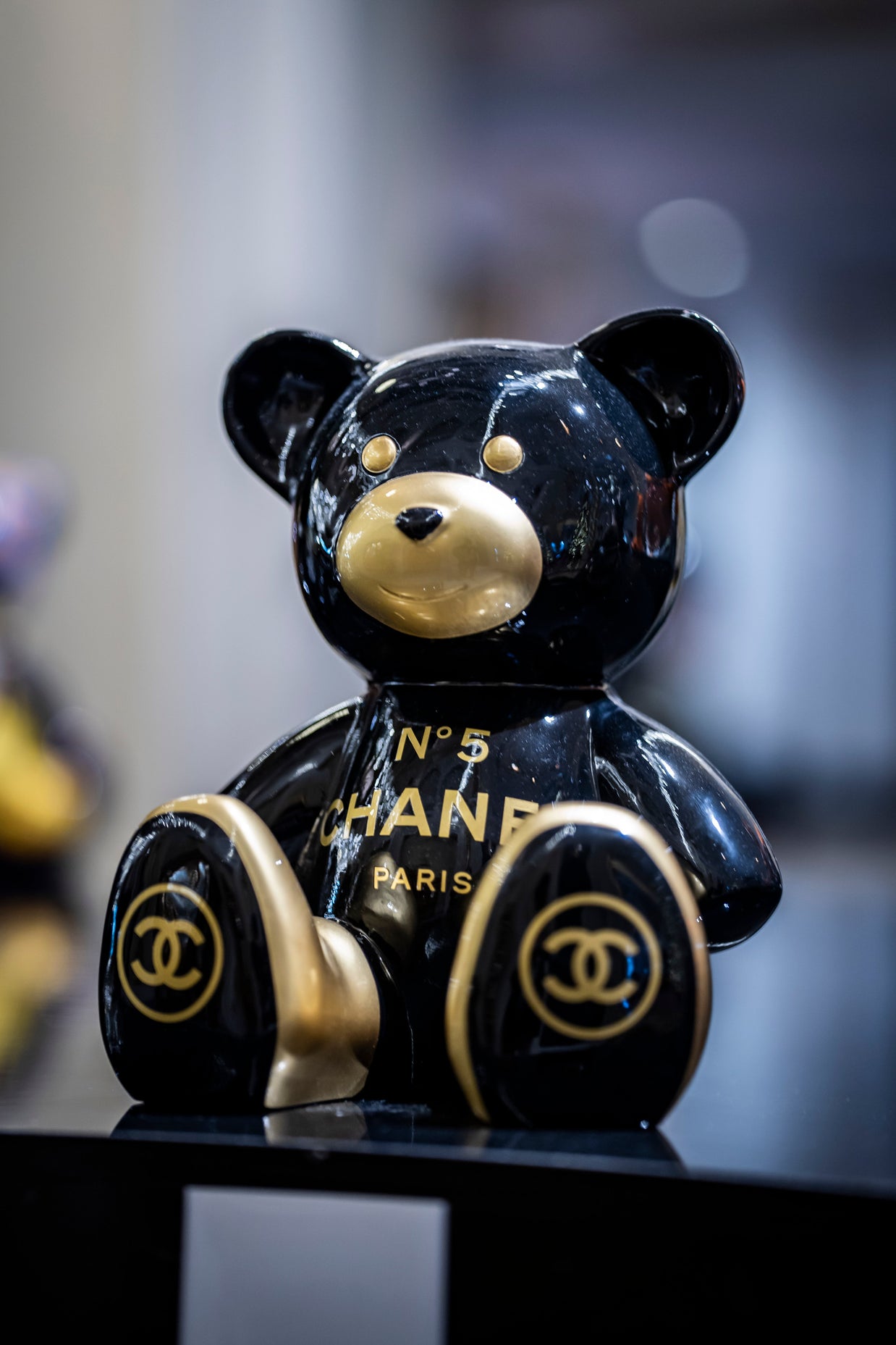 ARTNAOR - 35cm CH Tribute, bi color black and gold Teddy