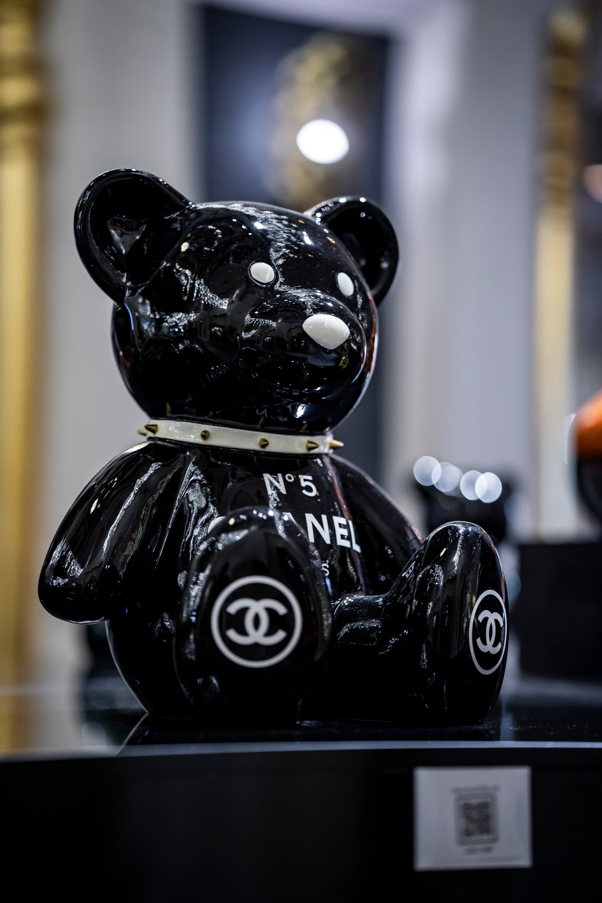 ARTNAOR - 50cm CH Tribute black, white collar Teddy