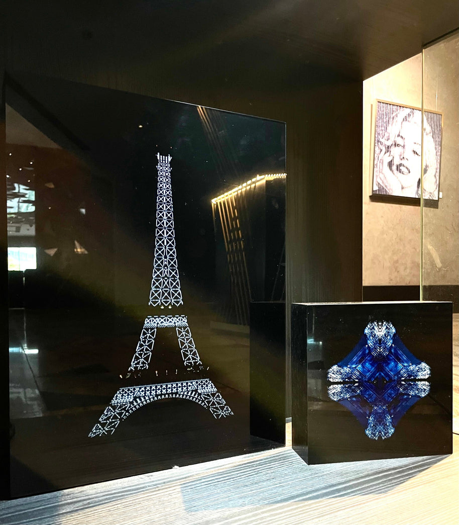 WINNIE DENKER - Blue Eiffel Tower Paris