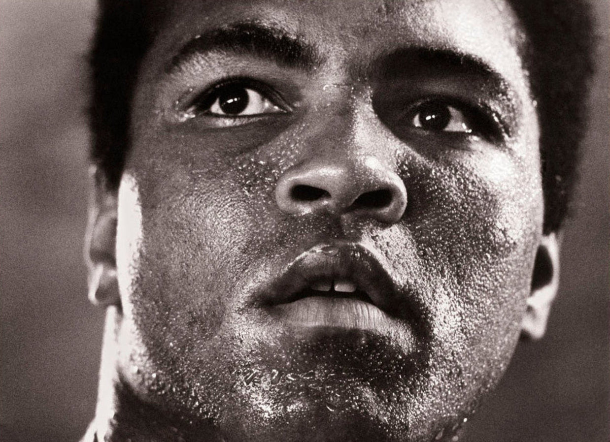 MICHAEL BRENNAN - Muhammad Ali 1977 signed by Ali