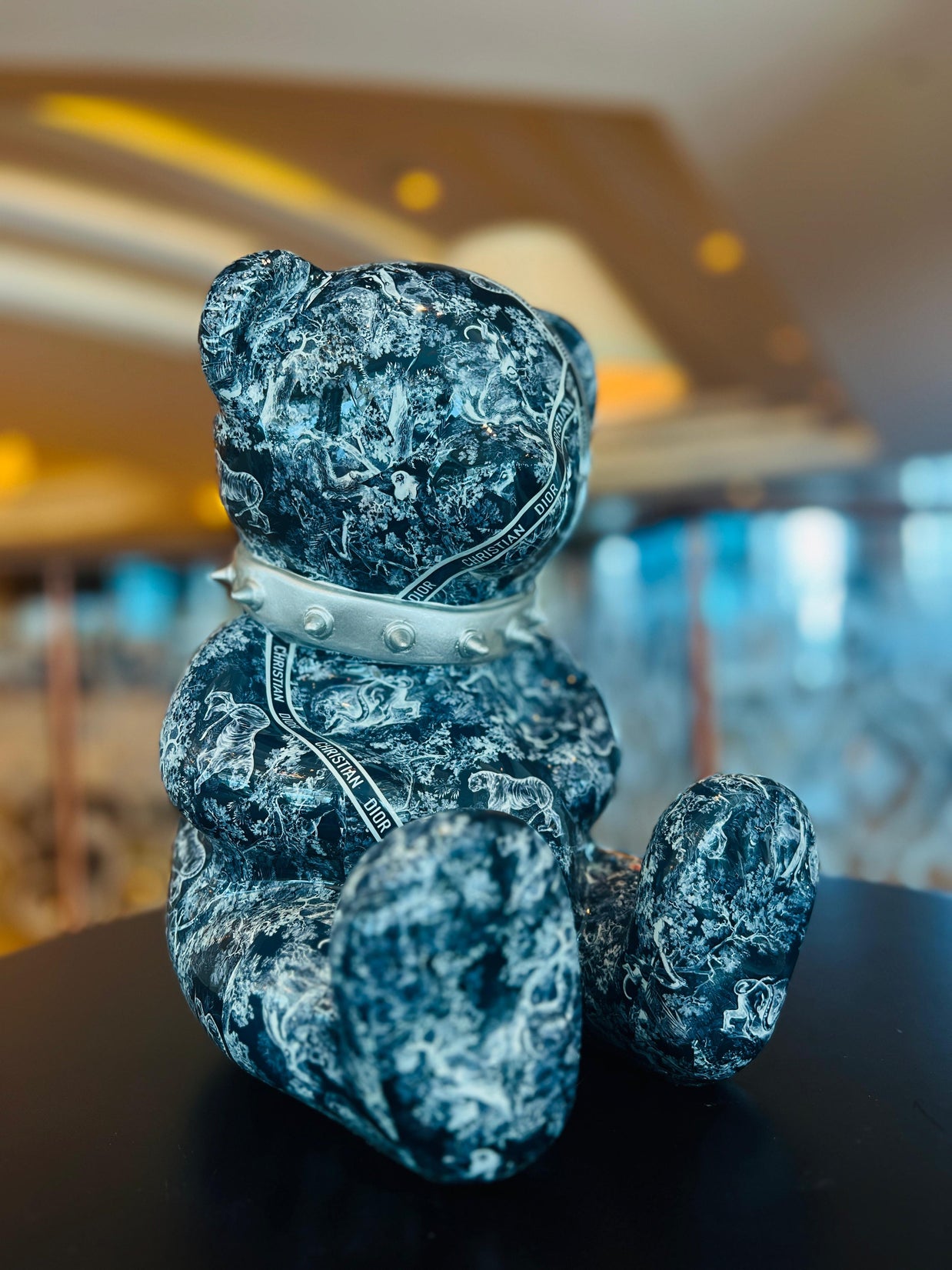 ARTNAOR - 30cm CD Tribute, Black Hologram Bear