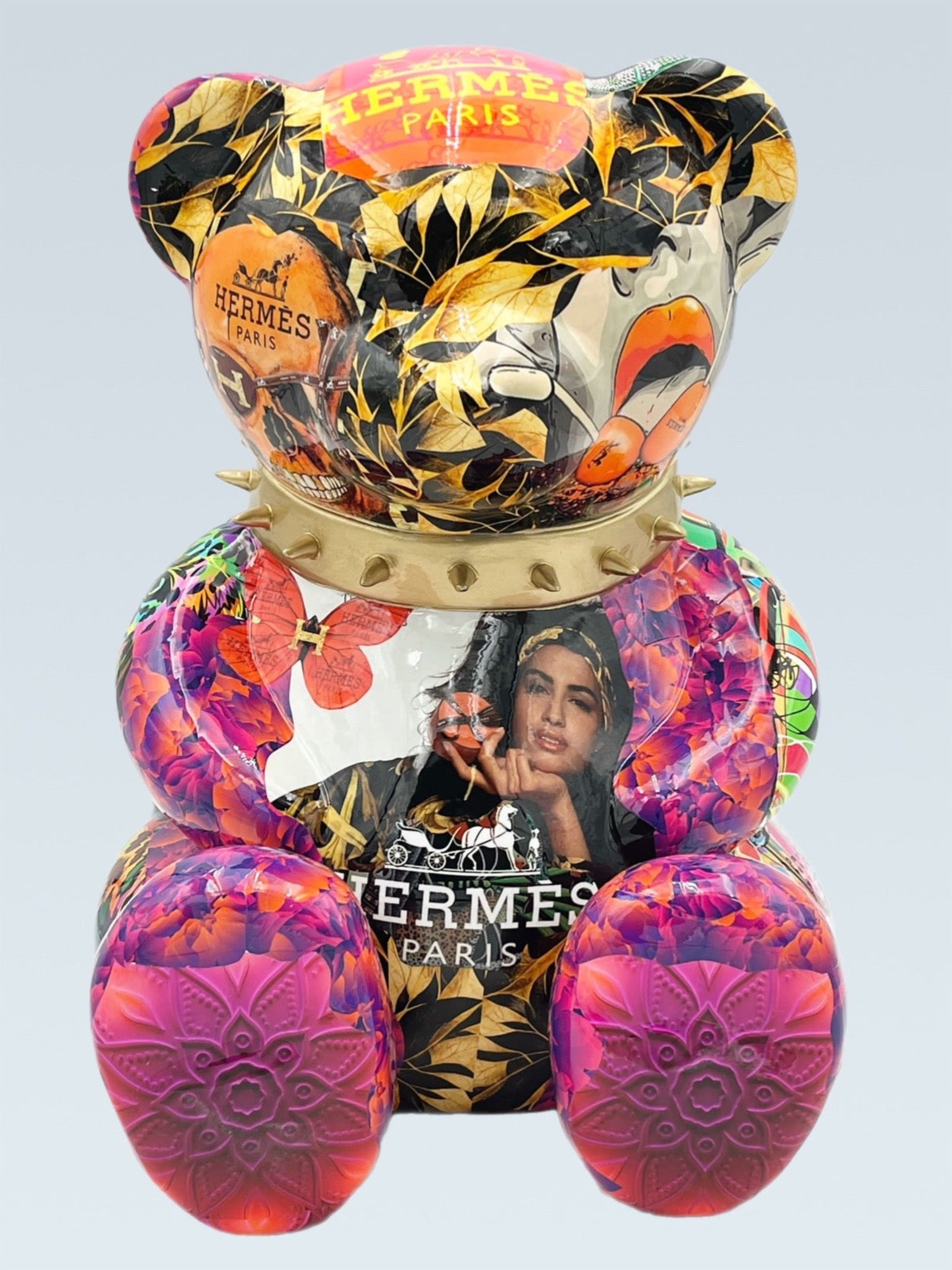 NAOR - 30cm Collage, H Tribute Bear, Gold Collar