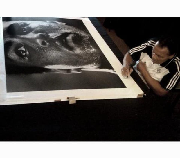 MICHAEL BRENNAN - Muhammad Ali 1977 signed by Ali