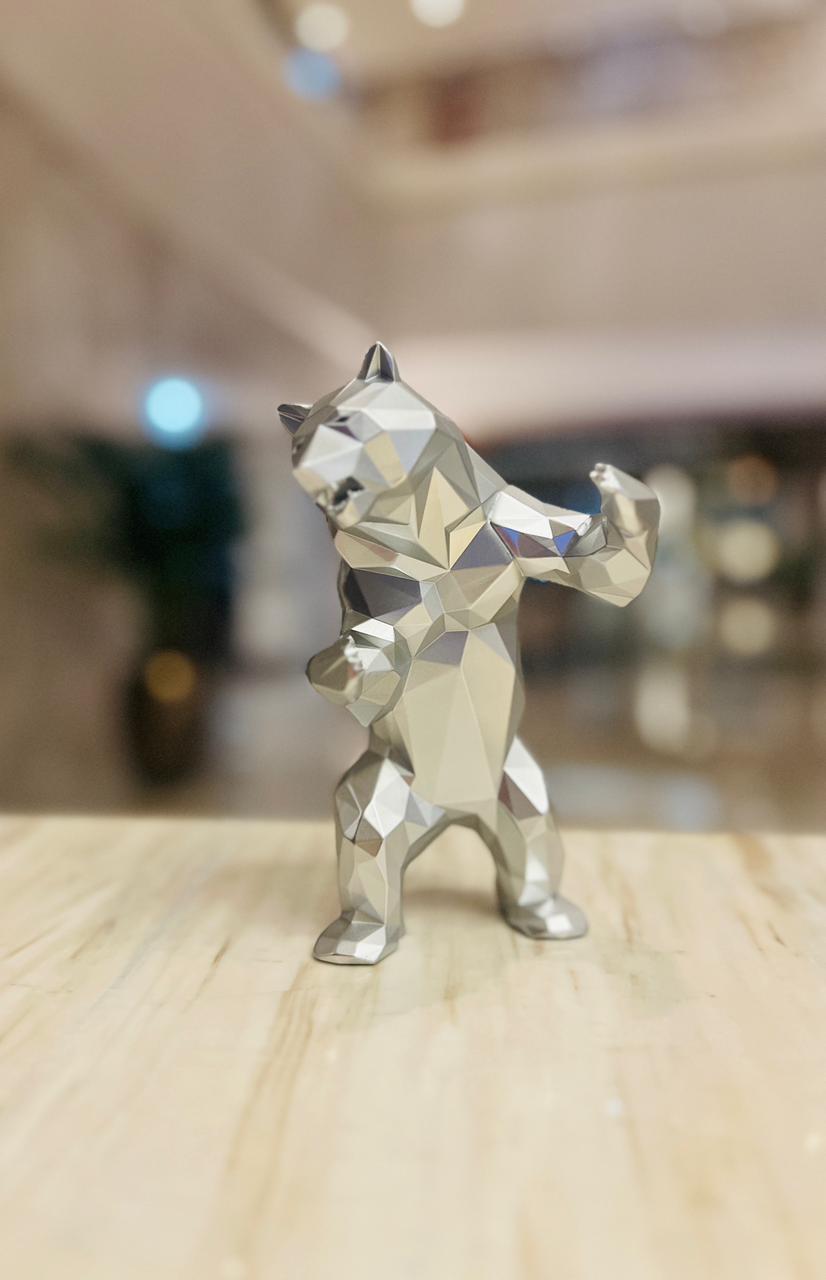 RICHARD ORLINSKI - Standing Bear, Mat Silver