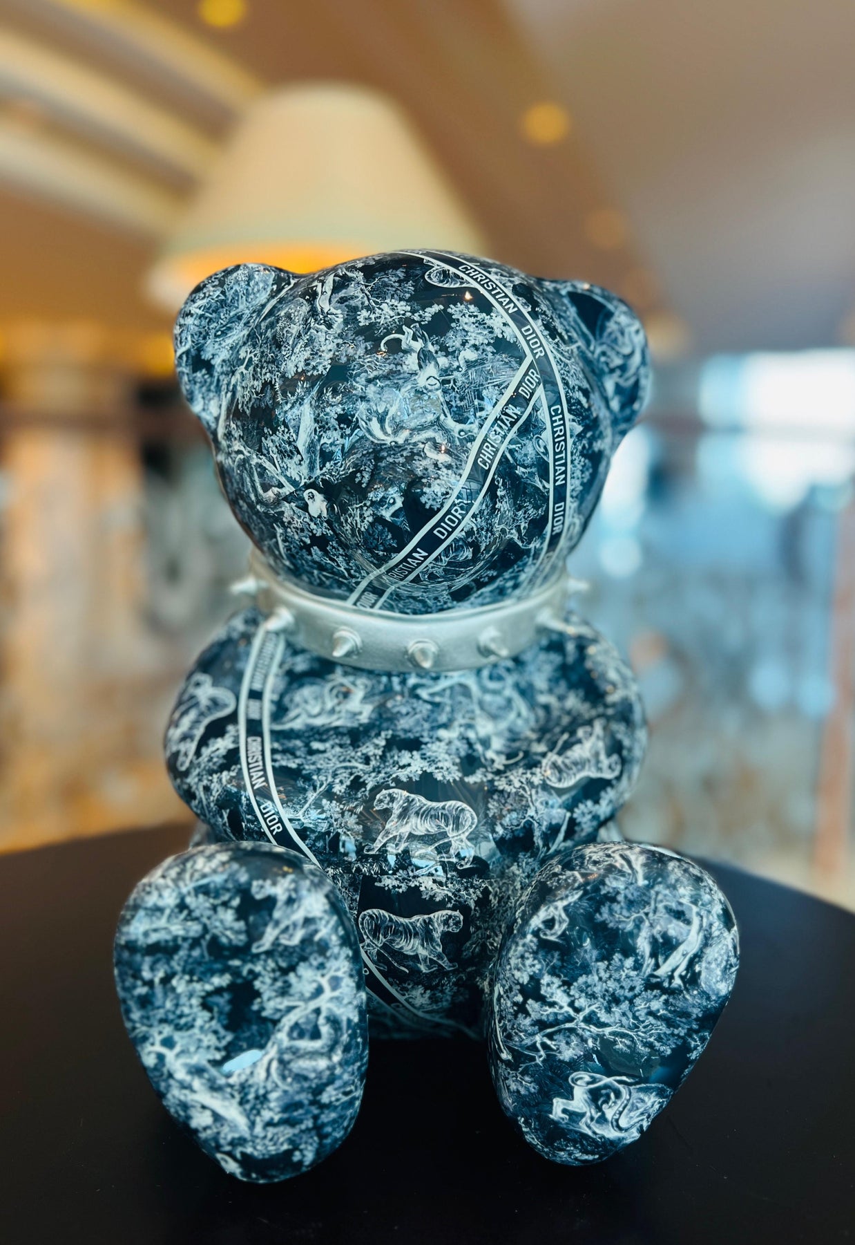 ARTNAOR - 30cm CD Tribute, Black Hologram Bear