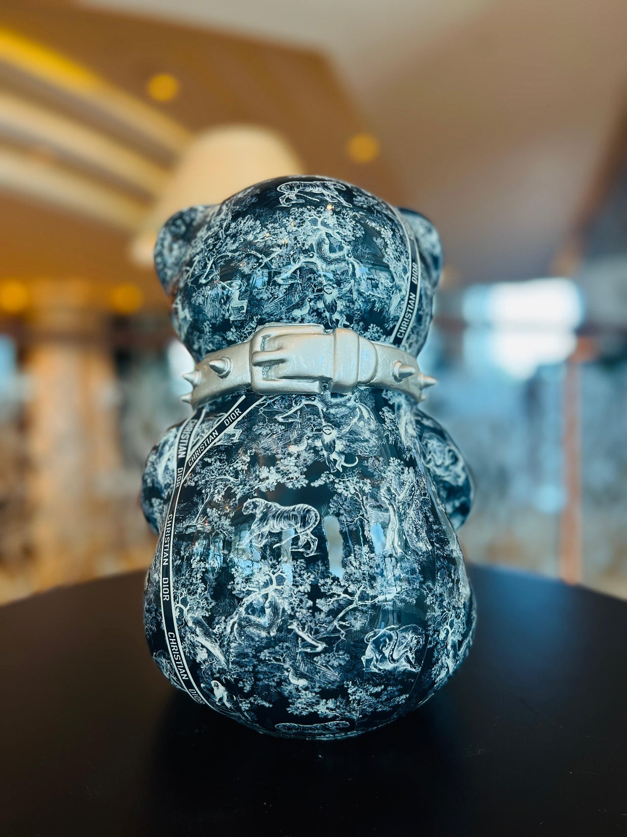 ARTNAOR - 30cm CD Tribute, Black Hologram Bear