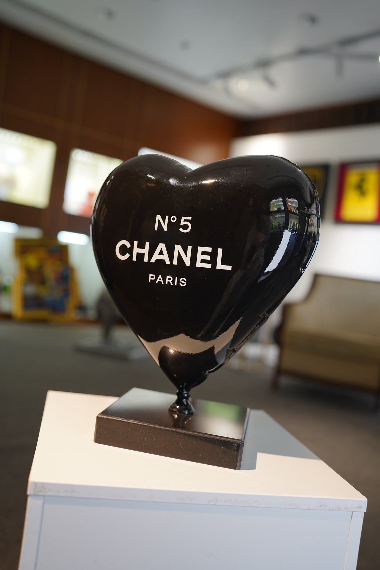 ARTNAOR - 30cm Heart CH Tribute, Black