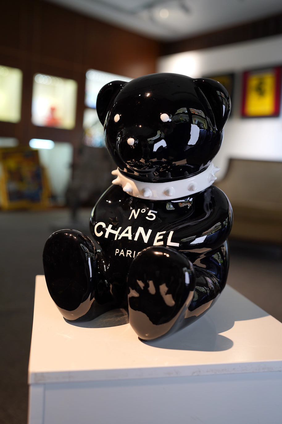 NAOR - 30cm CH Tribute black, White Collar Bear