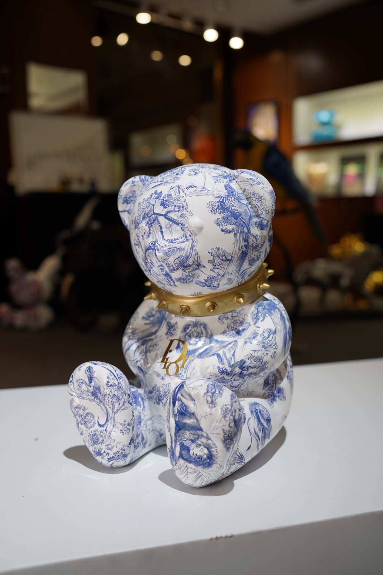 ARTNAOR - 30cm CD Tribute, Gold Collar Bear