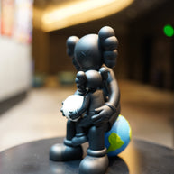 KAWS - Holiday Thailand