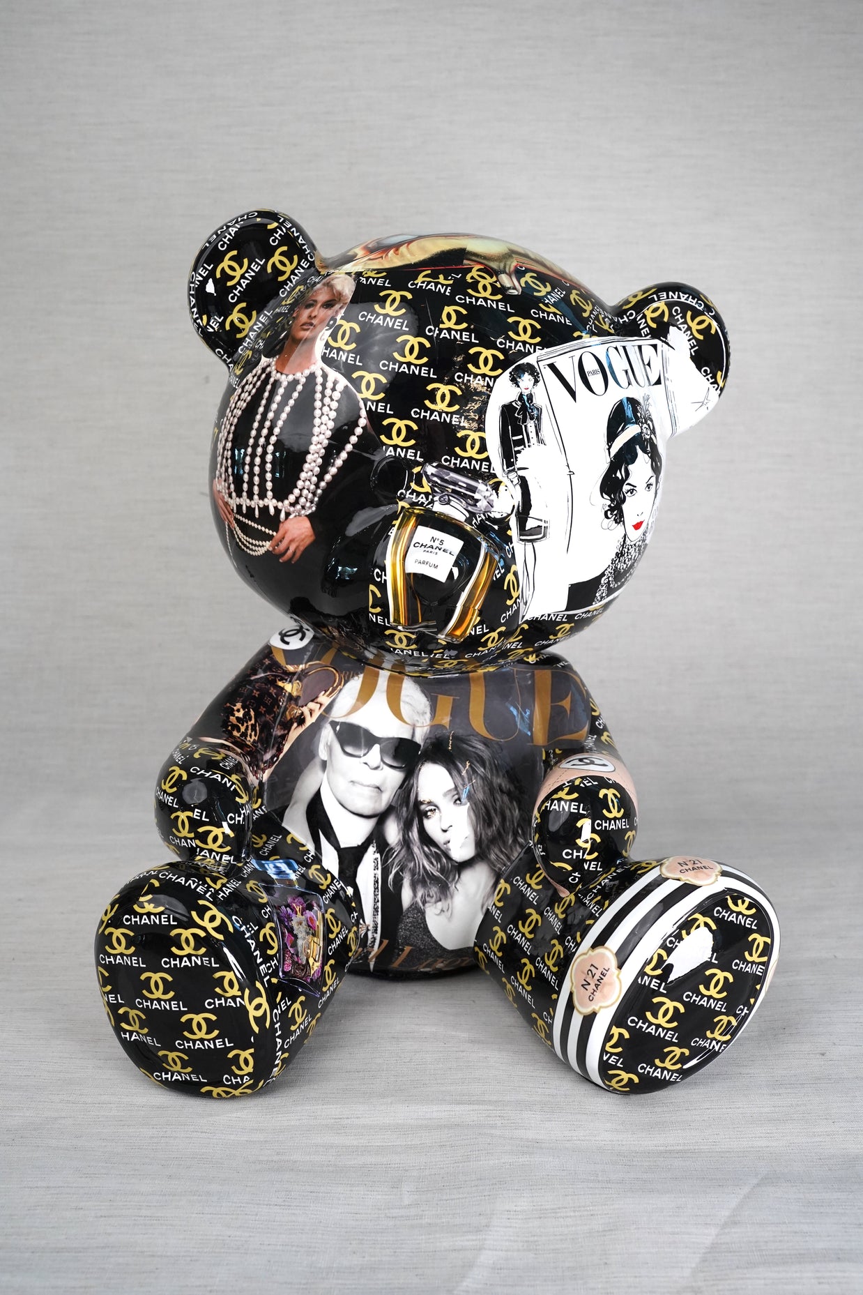 ARTNAOR - 40cm Collage, CH Vogue Tribute, Teddy Bear