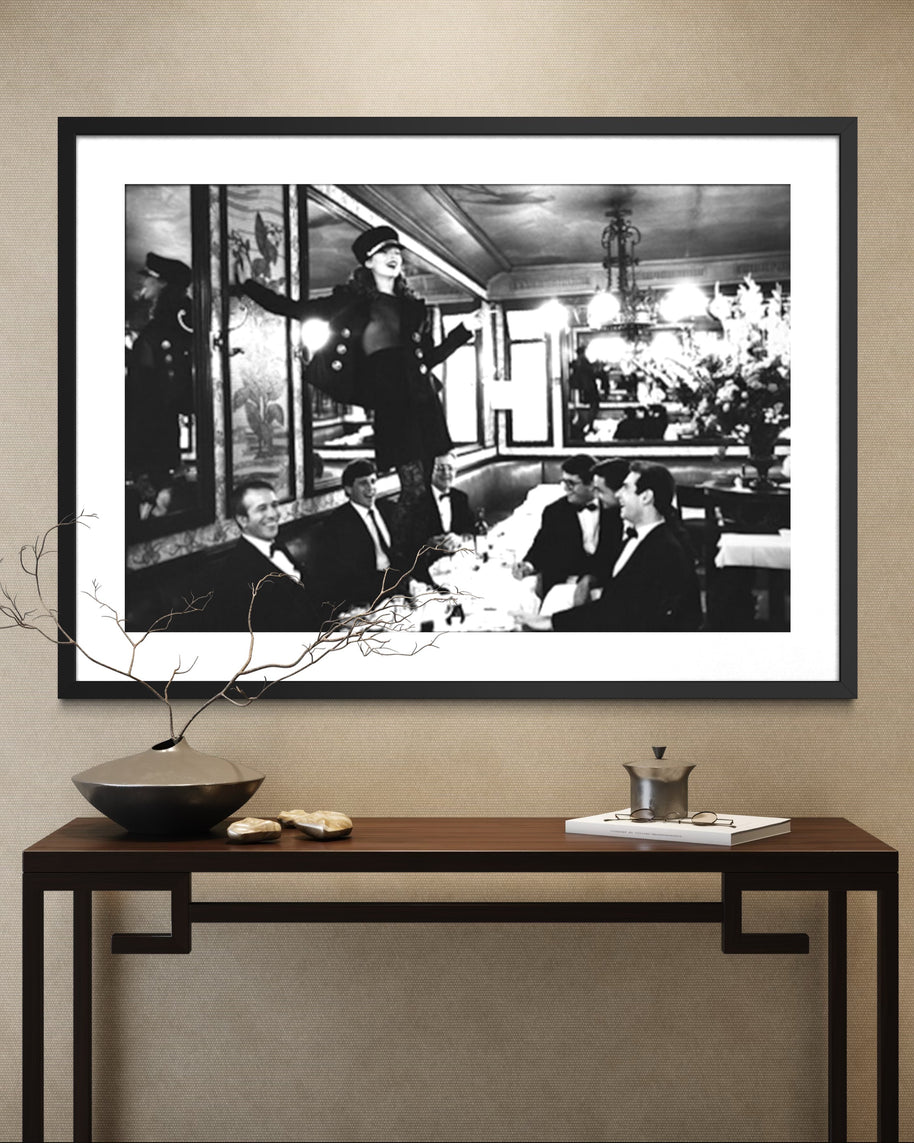 ARTHUR ELGORT - Kate Moss at Cafe Lipp 1993