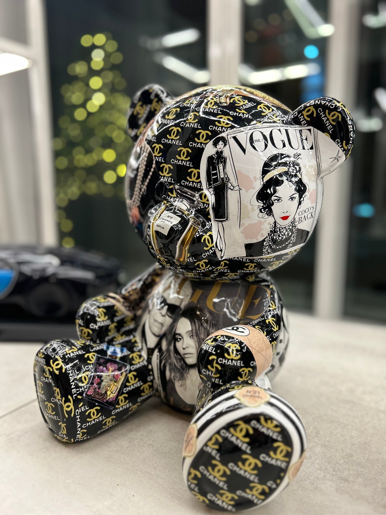 ARTNAOR - 40cm Collage, CH Vogue Tribute, Teddy Bear