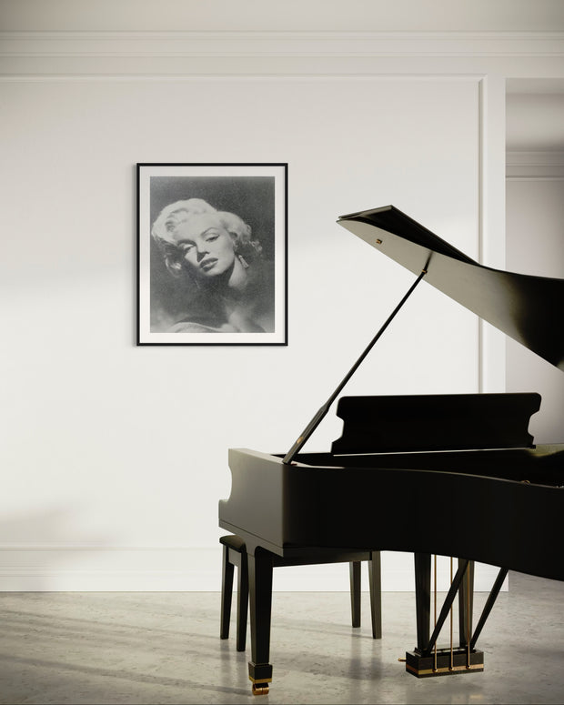 RUSSELL YOUNG - Marilyn Glamour 2010