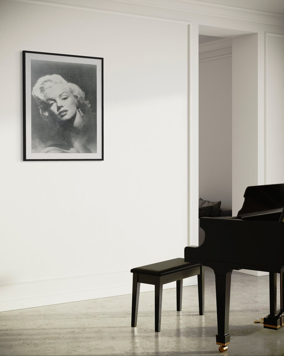 RUSSELL YOUNG - Marilyn Glamour 2010