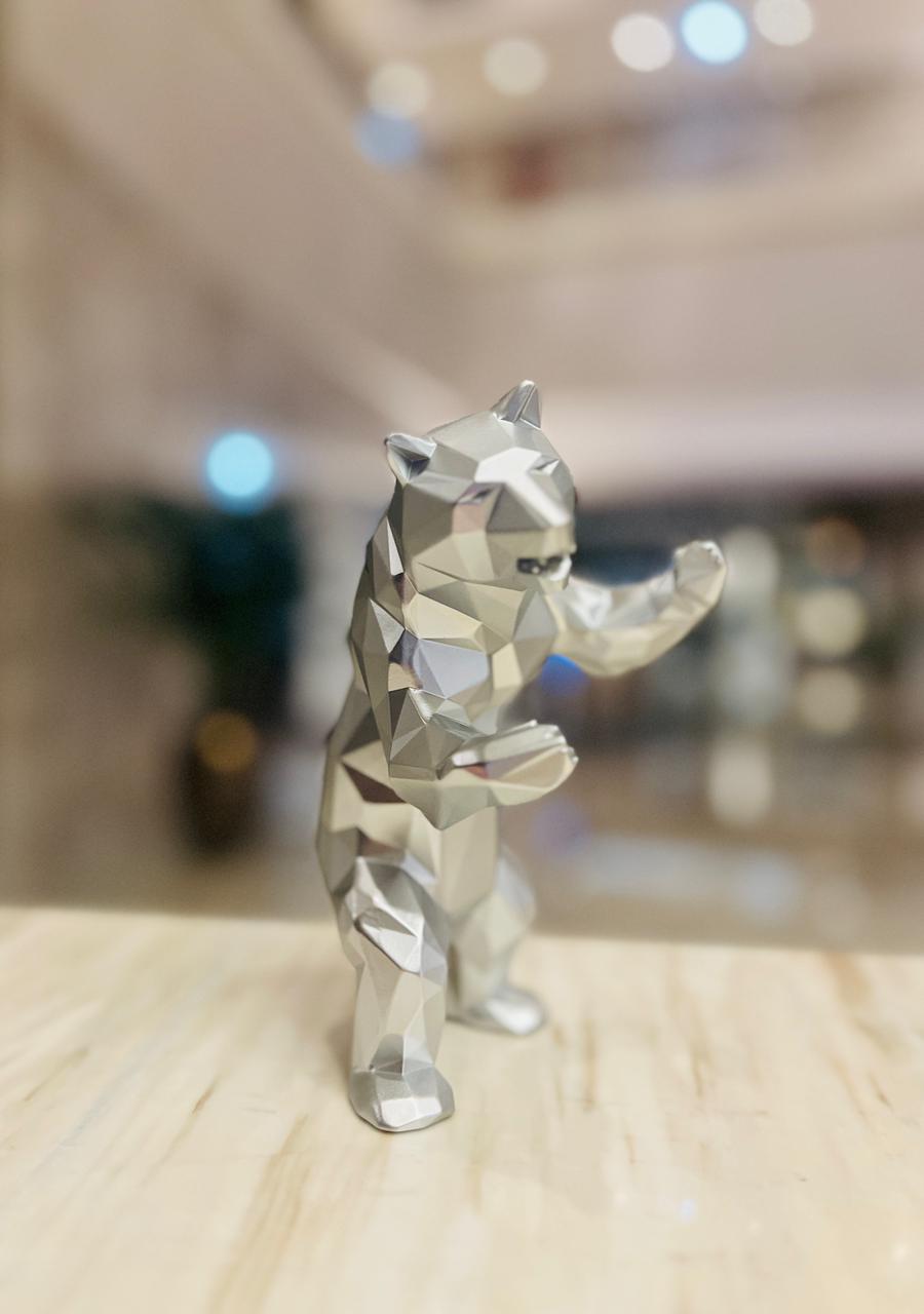RICHARD ORLINSKI - Standing Bear, Mat Silver