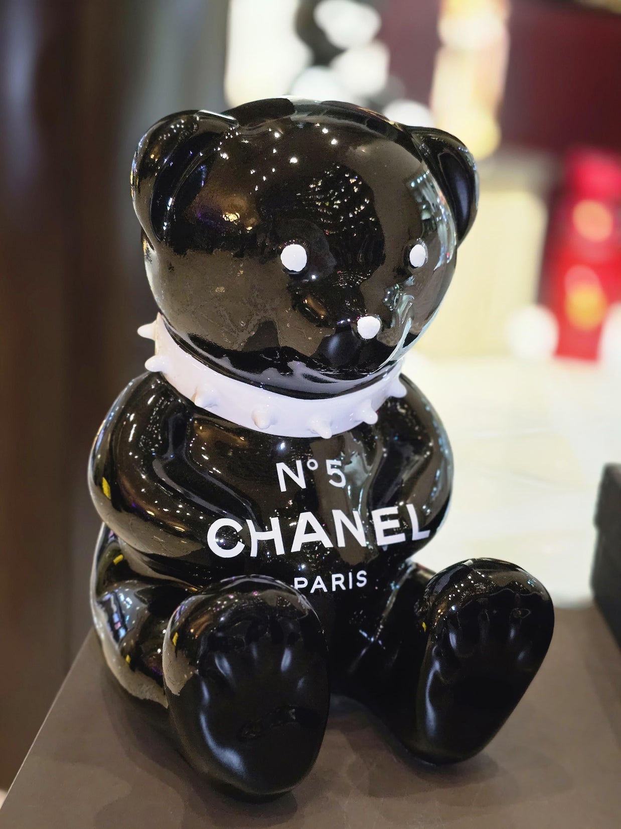 ARTNAOR - 30cm CH Tribute black, White Collar Bear