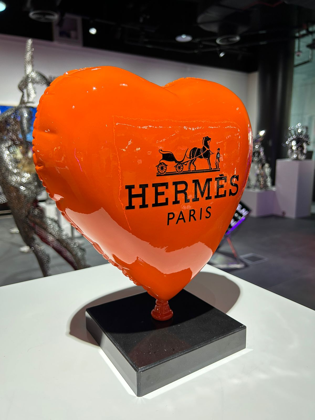 ARTNAOR - 30cm Heart H Tribute