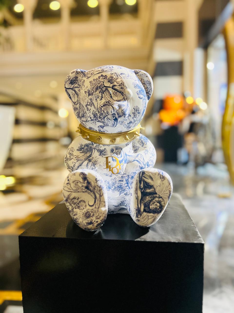 ARTNAOR - 40cm CD Tribute, Gold Collar Bear