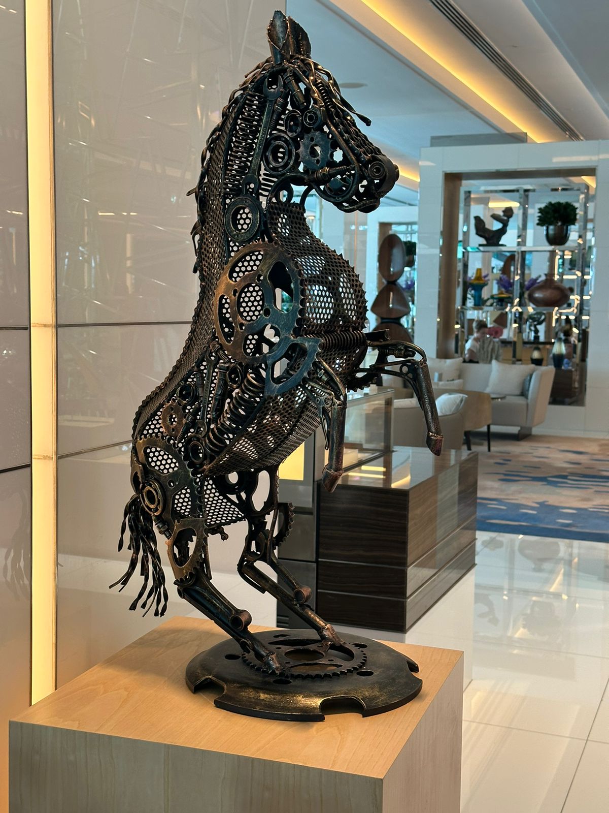 ARUN - Horse (Table)